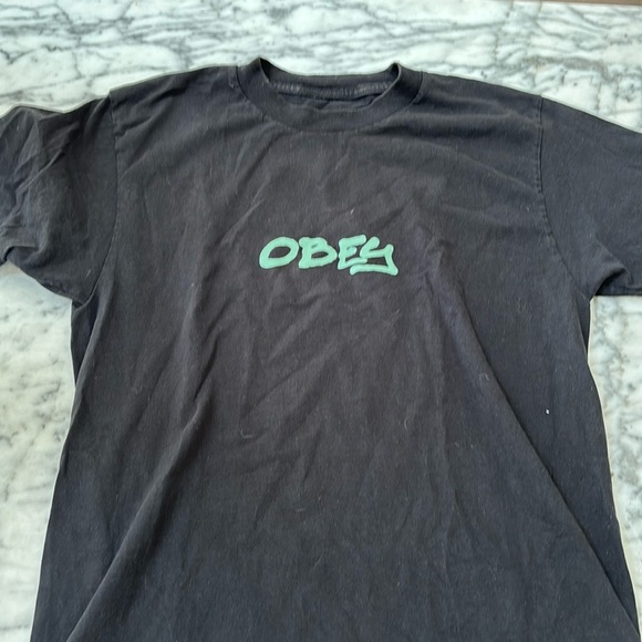 Obey T-Shirt size small in black - Picture 1 of 2